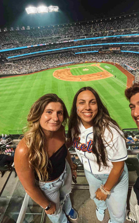 Élise au match de baseball
